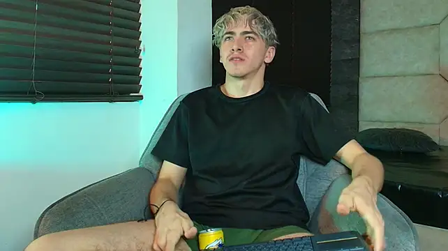 Tyler_Mcrey's Webcam Show