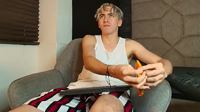Tyler_Mcrey Pertunjukan Webcam