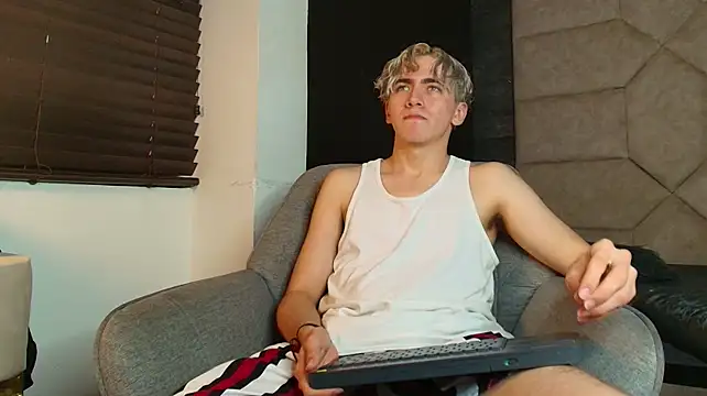 Tyler_Mcrey Webcam-Show
