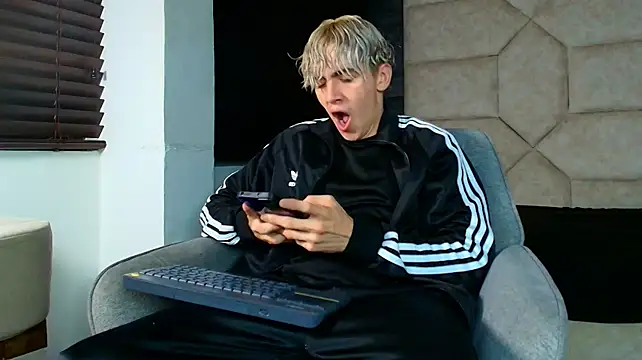 Tyler_Mcrey Pertunjukan Webcam