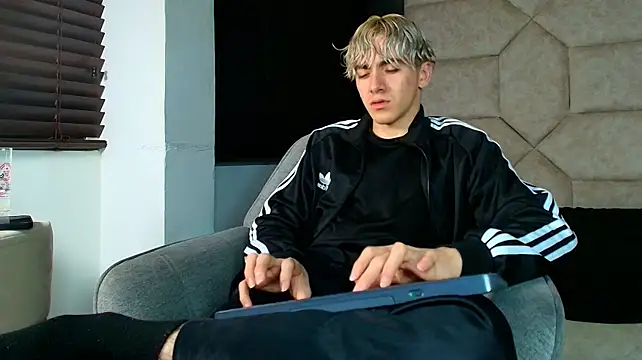 Tyler_Mcrey Pertunjukan Webcam