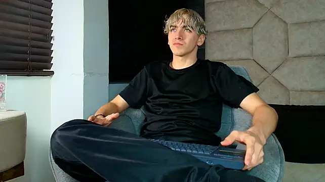 Tyler_Mcrey ওয়েবক্যাম শো