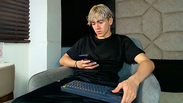 Tyler_Mcrey Webcam-Show