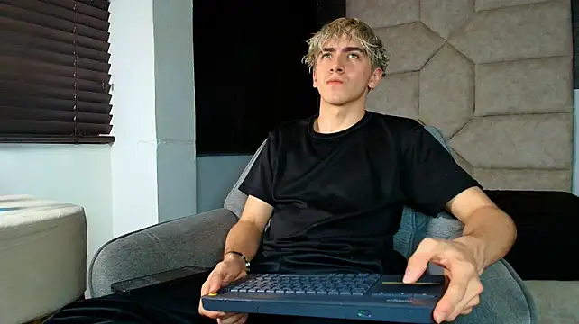 Tyler_Mcrey Шоу с уебкамера