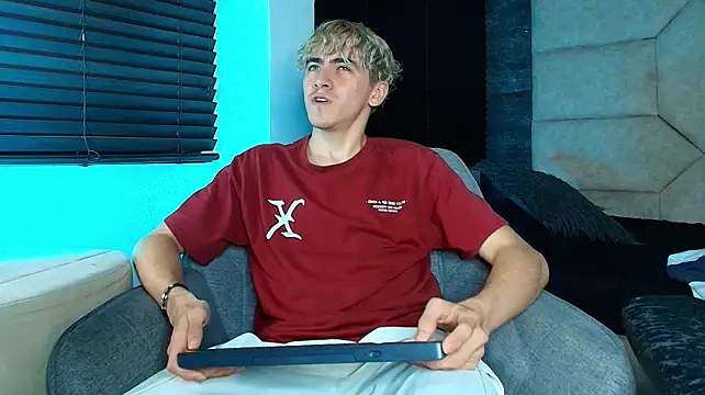 Pokazy przed kamerką – Tyler_Mcrey