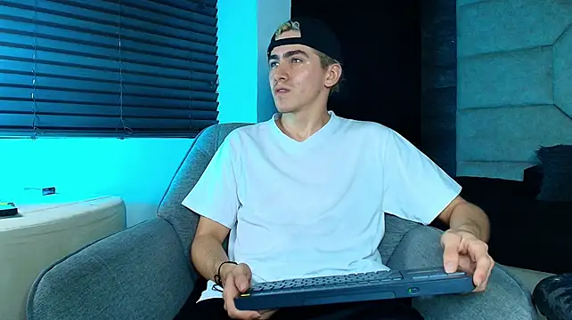 Tyler_Mcrey Show Webcam