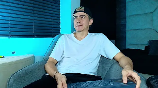 Tyler_Mcrey Adlı Modelin Web Kamerası Şovu