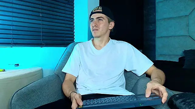 Tyler_Mcrey Webcam-Show