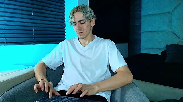 Tyler_Mcrey's Webcam Show