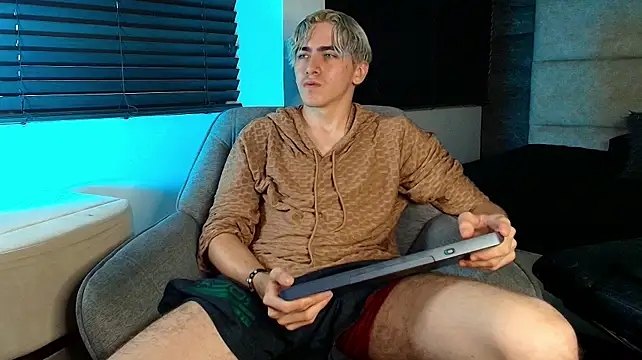Tyler_Mcrey's Webcam Show