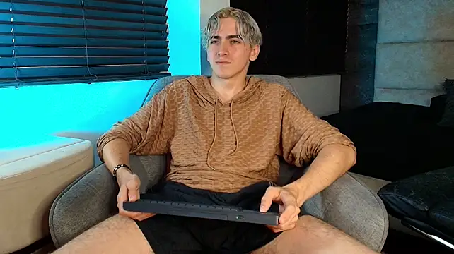 Tyler_Mcrey Show Webcam