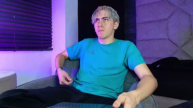 Tyler_Mcrey: вебкам-шоу