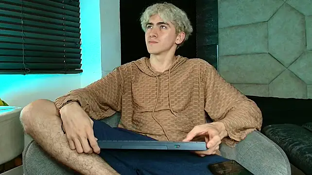 Tyler_Mcrey Show Webcam