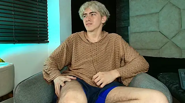 Tyler_Mcreyのウェブカメラショー