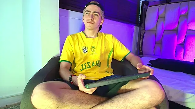 Tyler_Mcreyのウェブカメラショ  ー