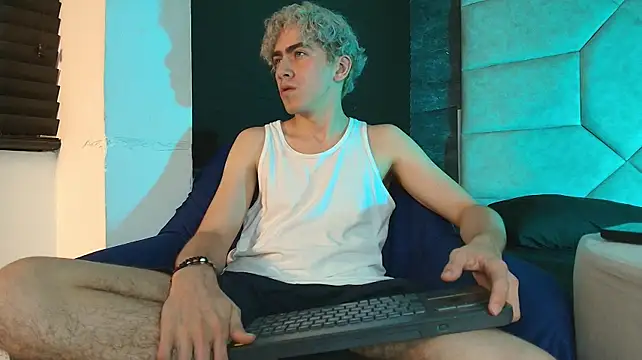 Tyler_Mcrey Webcam-Show