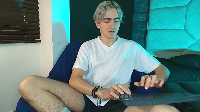Tyler_Mcrey Webcam-Show