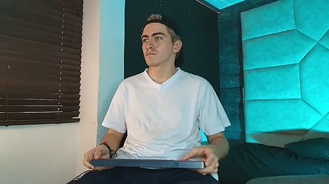 Tyler_Mcrey Show Webcam