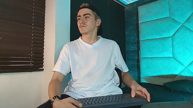 Tyler_Mcrey Adlı Modelin Web Kamerası Şovu