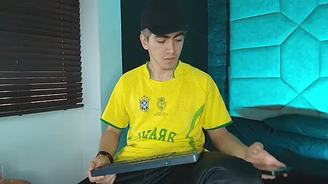Tyler_Mcrey Webcam-Show