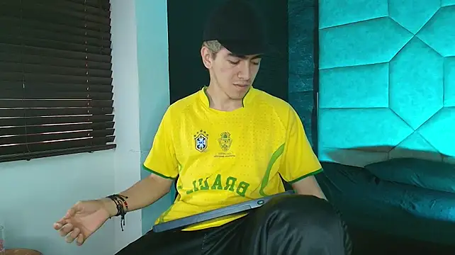 Tyler_Mcrey Webcam-Show