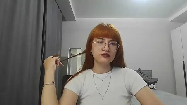 Вебкам-шоу NeeCarfave
