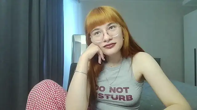 NeeCarfave Chat XXX in diretta