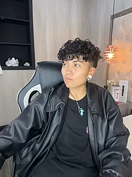 ian_mathias_'s Webcam Show