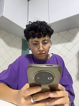 Show modela ian_mathias_ na web-kameri
