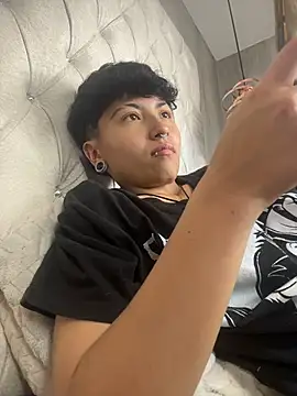 ian_mathias_ webcam show