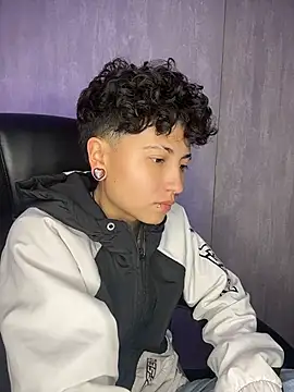 Show modela ian_mathias_ na web-kameri