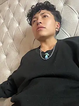 ian_mathias_ Show Webcam