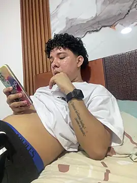 12Alex9 – webcam-show