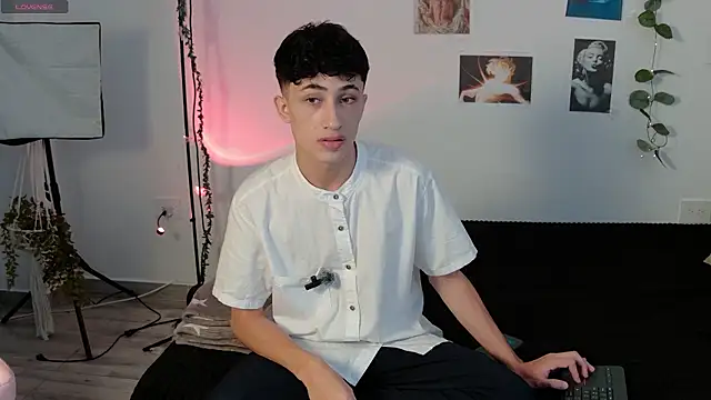 AnthonnyX5 Adlı Modelin Web Kamerası Şovu