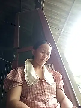 Chat soba uživo modela Hala-tia