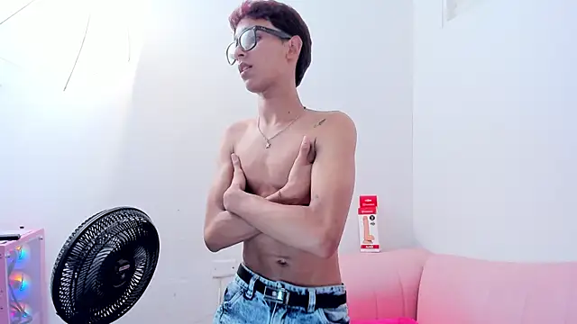Joseph18_ Adlı Modelin Web Kamerası Şovu
