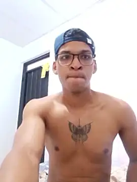 Show modela max22cmz na web-kameri