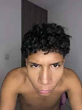 Show modela Fabi_Granado na web-kameri