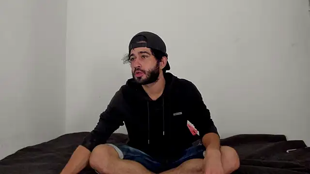 Show modela Aron_go na web-kameri