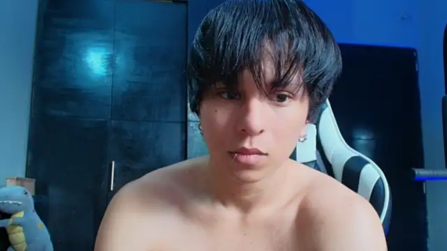 Pertunjukan Kamera Web raikougame