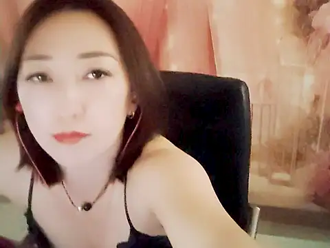 198777ming Show in webcam