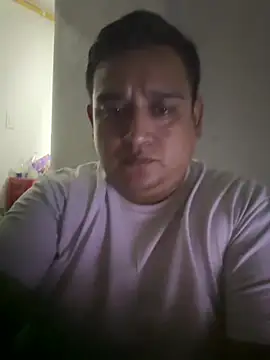 Gian98luck webcam show