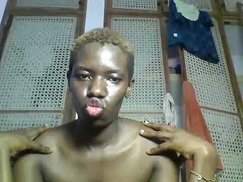 Chat +18 de Goldy_petite ao vivo