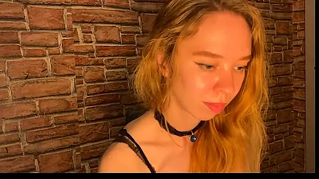 Show de ElizaStorm na webcam