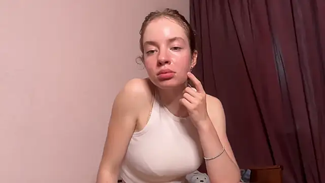 RoxyVivid Chat XXX in diretta