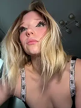 DuoBitches_'s Webcam Show