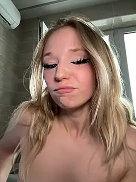 DuoBitches_ Pertunjukan Webcam