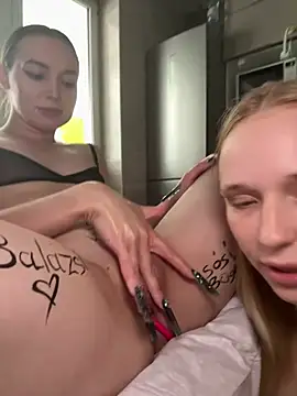 DuoBitches_'s Webcam Show