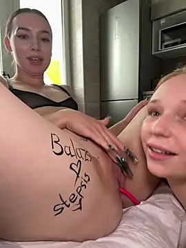 Show de DuoBitches_ na webcam