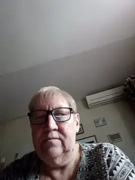 Molli1408 webkamerás műsora